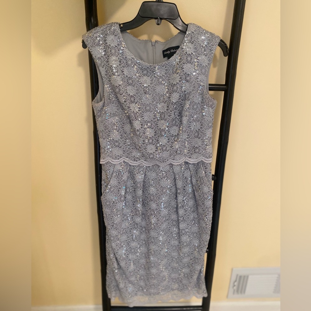 Cocktail dress with pockets